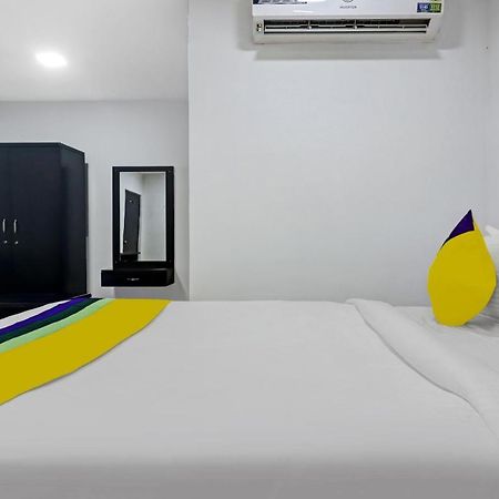 Itsy By Treebo - Lg Grand Inn Hajdarábád Exteriér fotografie